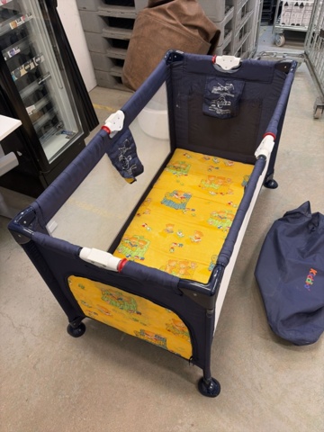1308577-3 Foldable travel cot with accessories - Kiddi-o
