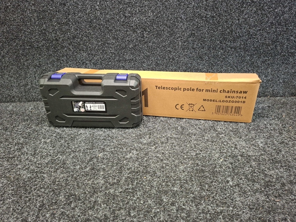1567819-1 Telescopic mini chainsaw including 21V lithium battery