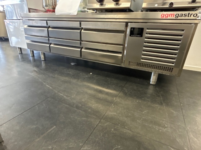 1519281-1 Grillkylbänk - GGM Gastro KU1206