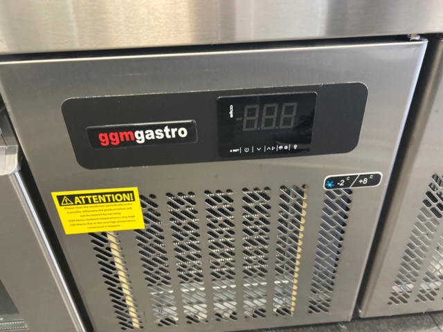 1519350-4 Bar-/ Kyl-/beredningsbänk - GGM Gastro