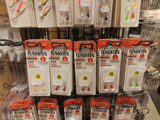 1485524-28 Collection of various fishing lures and fishing accessories