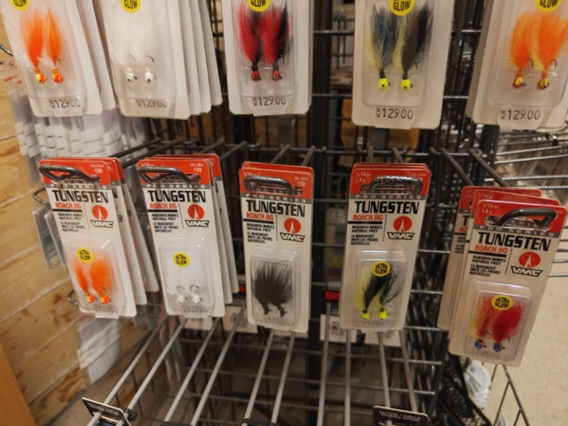 1485524-30 Collection of various fishing lures and fishing accessories