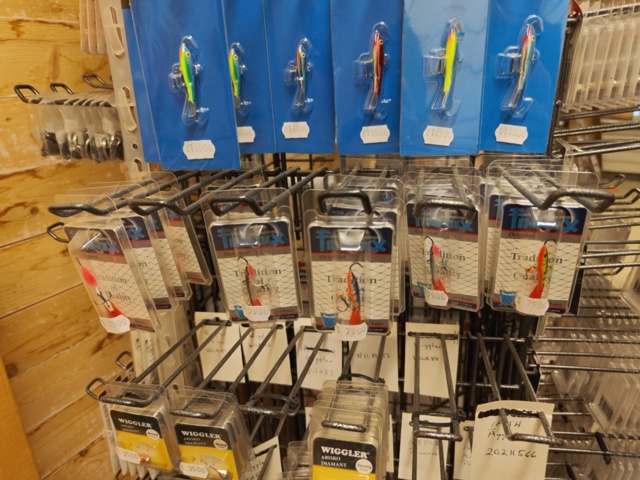 1485524-35 Collection of various fishing lures and fishing accessories