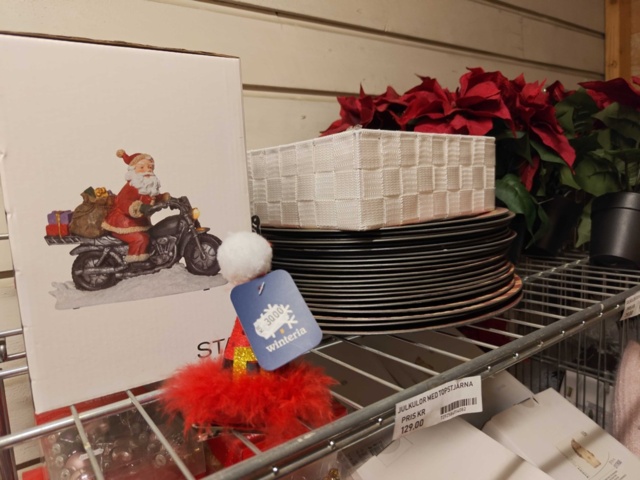 1485527-3 Christmas decorations and Christmas accessories