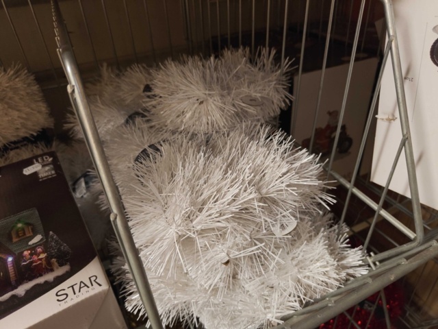 1485527-11 Christmas decorations and Christmas accessories