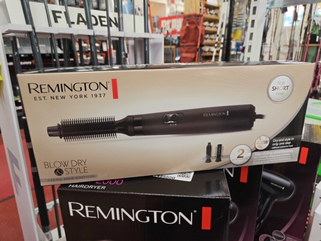 1485550-7 Collection of hair dryers, hot air brushes and straighteners - Remington, Tristar, etc.
