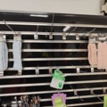 1485554-2 Collection of various beauty items, hair care, etc.