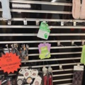 1485554-3 Collection of various beauty items, hair care, etc.