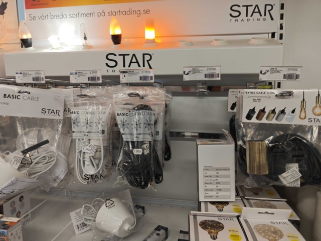 1485556-2 Lot of electrical items - lighting, batteries and electrical accessories