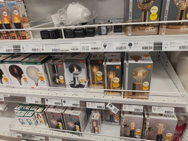 1485556-4 Lot of electrical items - lighting, batteries and electrical accessories