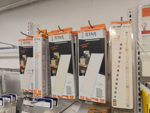 1485556-23 Lot of electrical items - lighting, batteries and electrical accessories