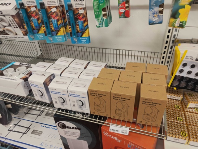 1485556-26 Lot of electrical items - lighting, batteries and electrical accessories