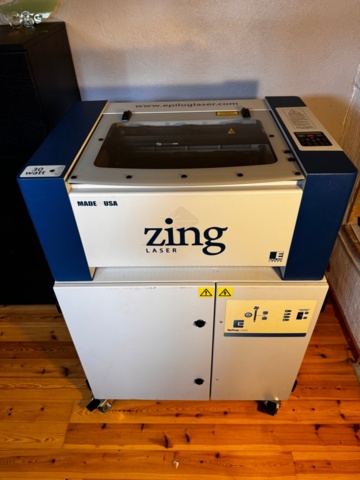 1529896-2 Lasergravyrmaskin med filter, luftpump, dator och tillbehör - Epilog Zing 16 - 2014