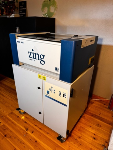 1529896-1 Lasergravyrmaskin med filter, luftpump, dator och tillbehör - Epilog Zing 16 - 2014