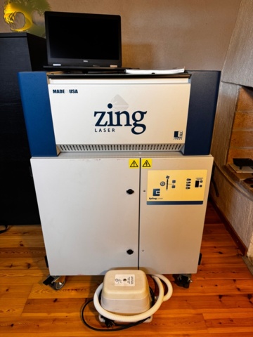 1529896-5 Lasergravyrmaskin med filter, luftpump, dator och tillbehör - Epilog Zing 16 - 2014