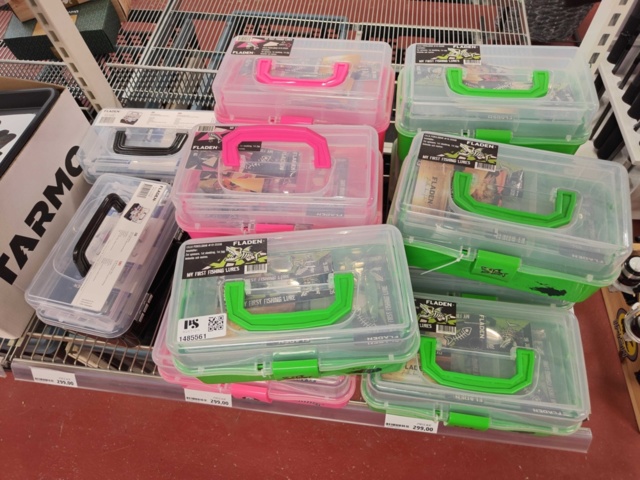 1485561-1 Fishing boxes with contents 13pcs