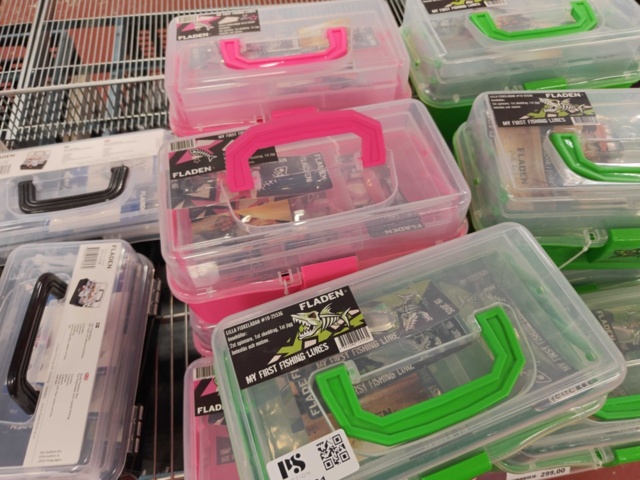 1485561-3 Fishing boxes with contents 13pcs