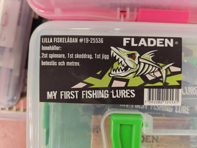1485561-5 Fishing boxes with contents 13pcs