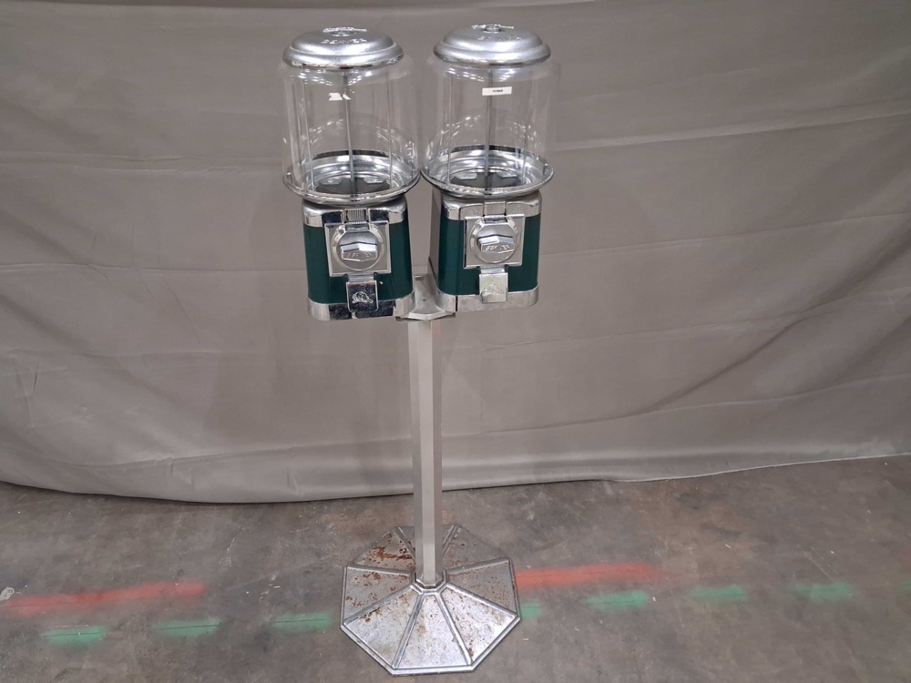 1569723-7 Candy vending machines, 2 pcs with stand - mechanical, transparent containers