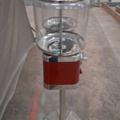 1569724-11 Godisautomater, 2 st med stativ - mekaniska, transparenta behållare