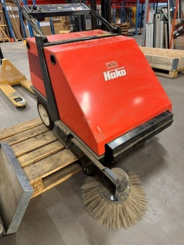 Sopmaskin - Hako Hamster 800E, 24 V, sidoborste på auktion i Kalmar, Alsterbro hos PS Auction