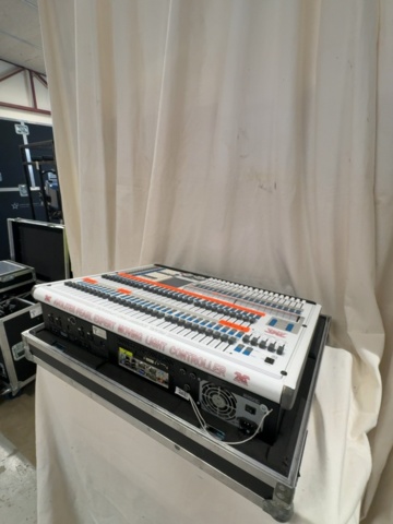 1535907-10 Light table Avolites Pearl Expert + Expert Wing