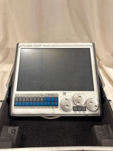 1535907-13 Light table Avolites Pearl Expert + Expert Wing