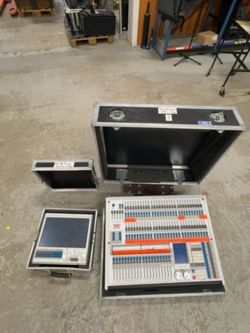 1535907-20 Light table Avolites Pearl Expert + Expert Wing