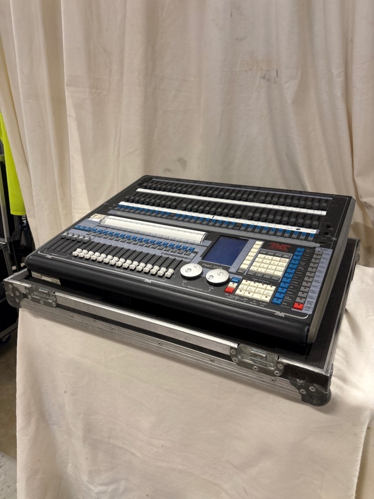 1535908-2 Light table Avolites Pearl 2008