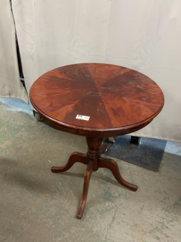 1549086-2 Round pillar table