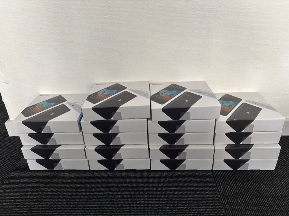 1546125-1 Mobile phones 18 pcs - Microsoft Lumia 550