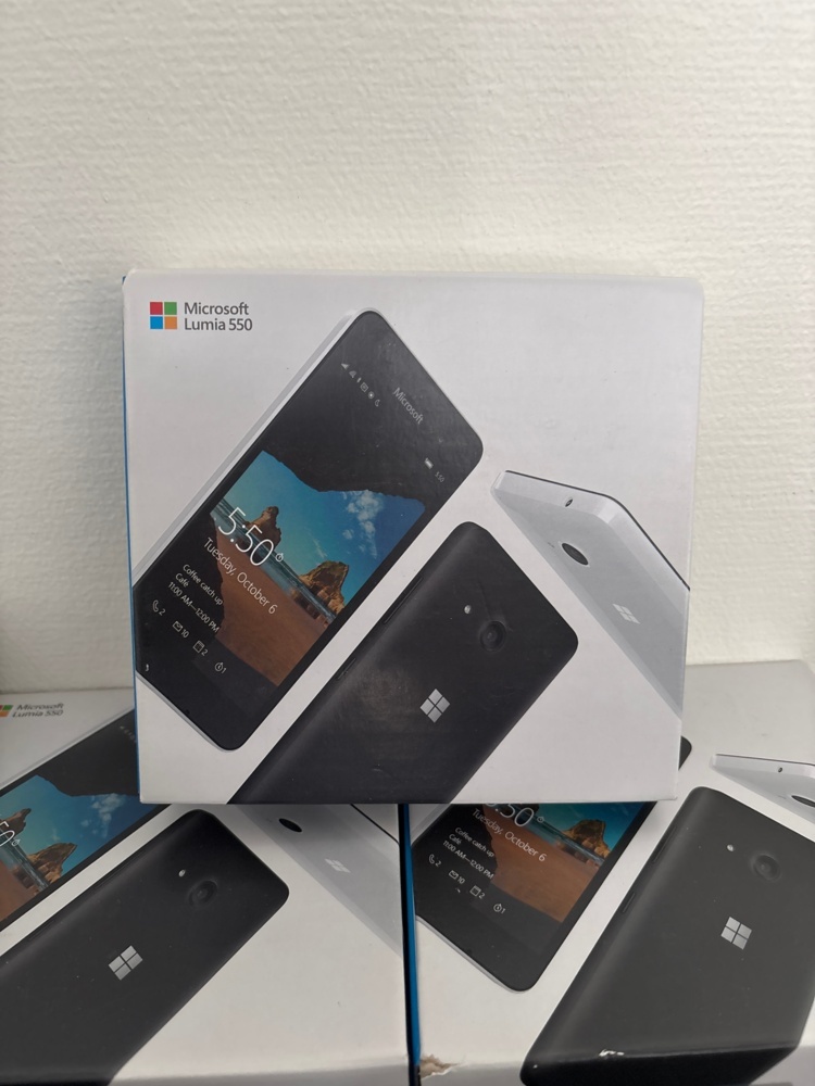 1546125-2 Mobile phones 18 pcs - Microsoft Lumia 550