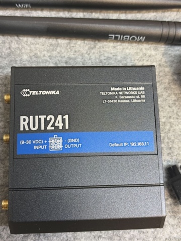 1308590-2 4G router with accessories - Teltonika RUT241