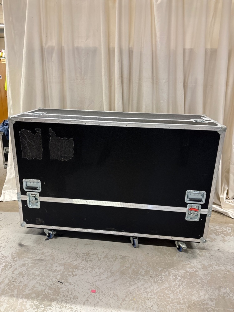1535948-1 Samsung 75" ED75E HD / Samsung QMLX - 55" 4K, inkl. rigging, Amptowncase, Kit