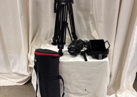 BMD Ursa Broadcast G1 - Includes stand &amp; Wievfinder Kit