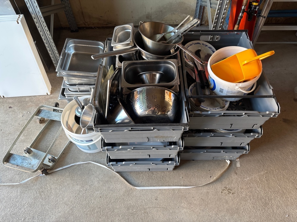 1531300-1 Various restaurant and kitchen equipment