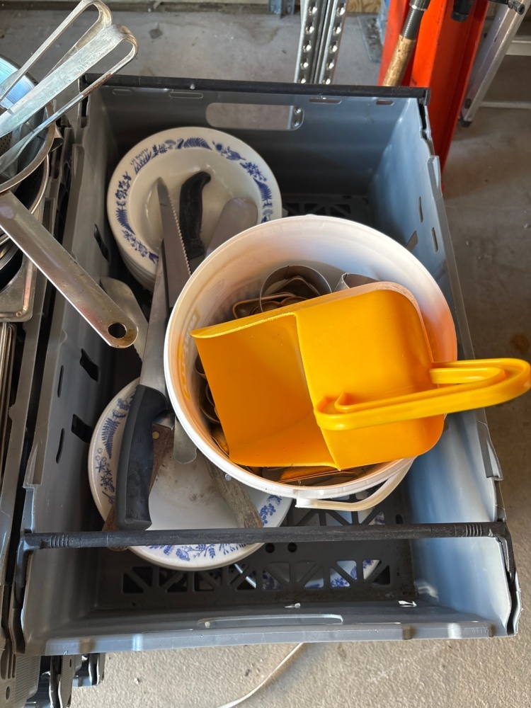 1531300-2 Various restaurant and kitchen equipment