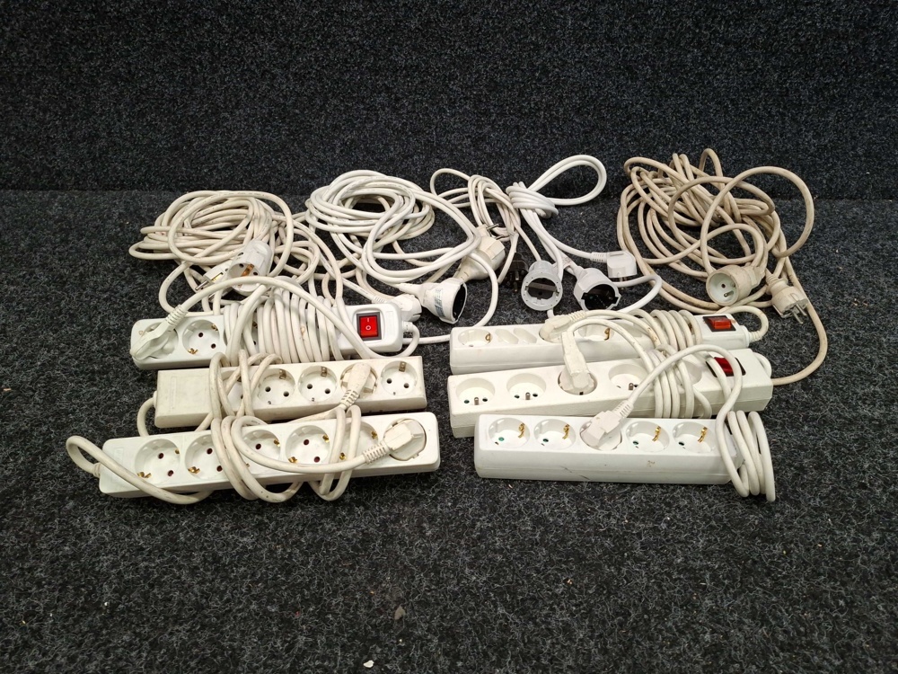 1570476-1 Power strips & extension cords