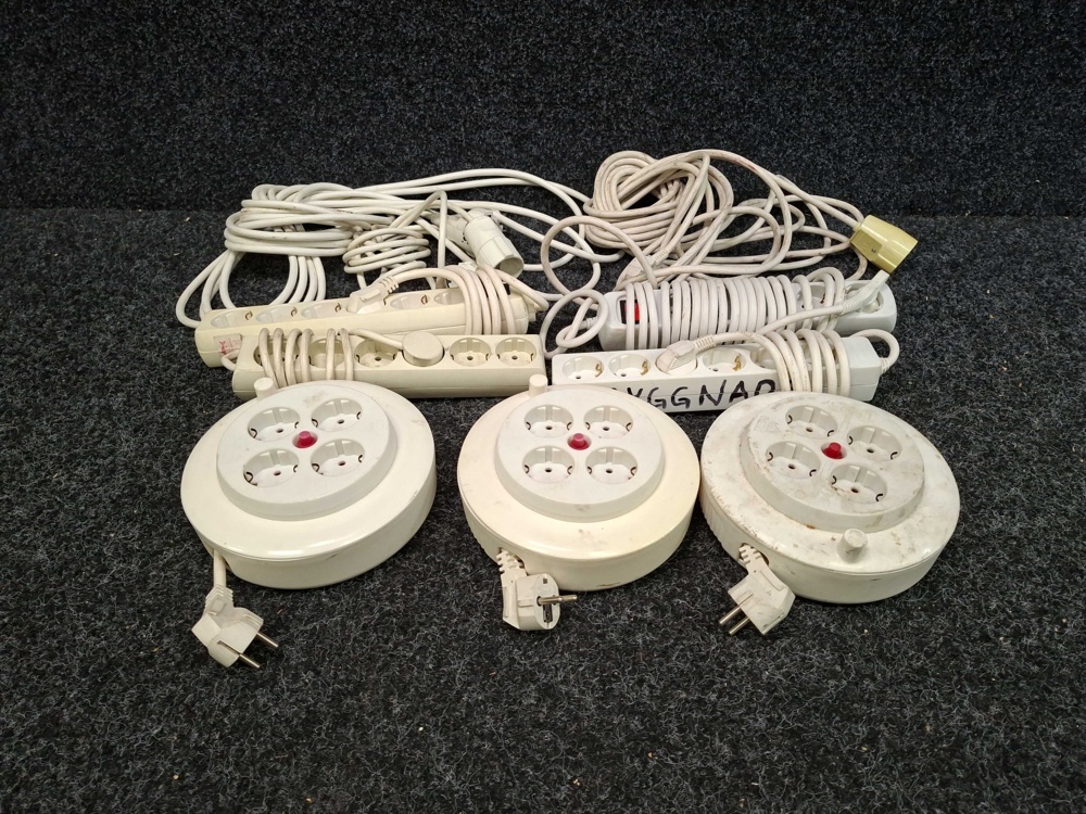 1570483-1 Power strips, junction boxes & extension cords