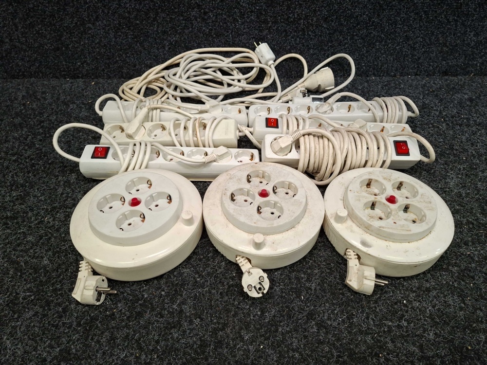 1570484-1 Power strips, junction boxes & extension cords