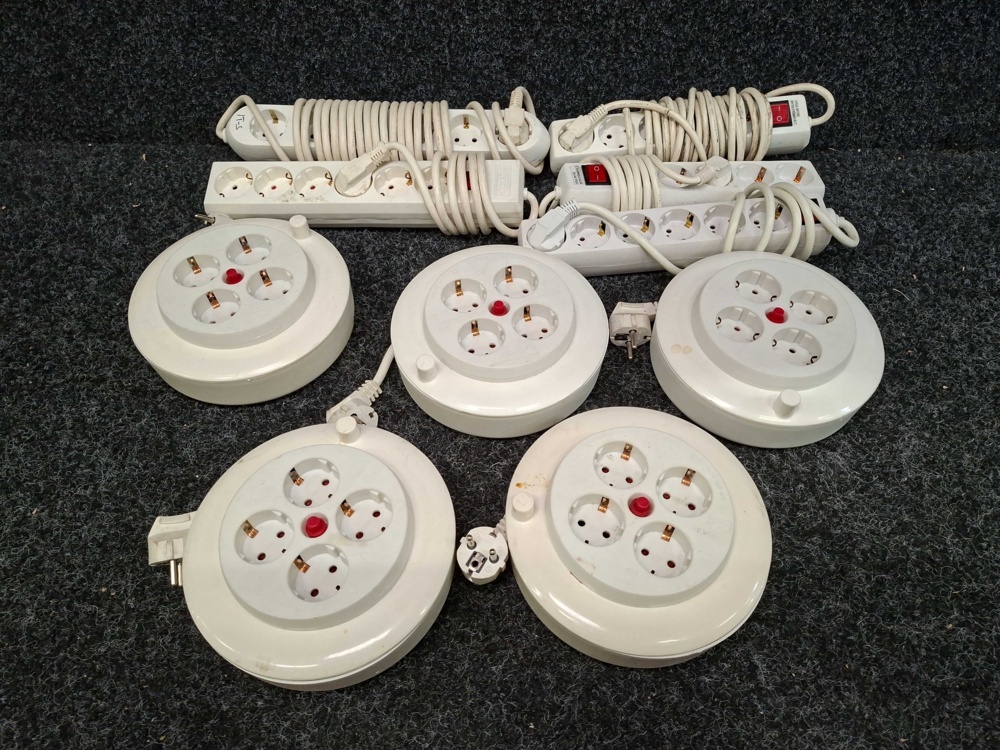 1570489-1 10 power strips & cord reels