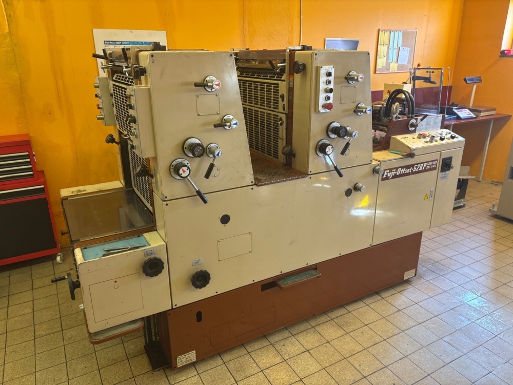 1535975-2 2-color offset press with perfector - Shinohara Fuji 52IIP
