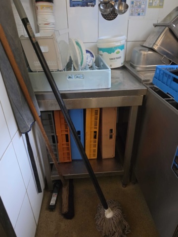 1320554-5 Diskmaskin Wd-6c samt allt i rummet