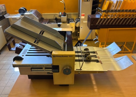 Table folding machine - Pitney Bowes 1861 Dial-A-Fold