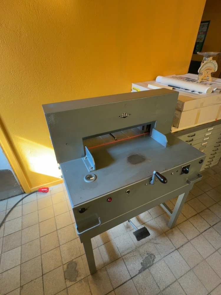 1535985-2 Manual stack cutter with extra knives - Ideal