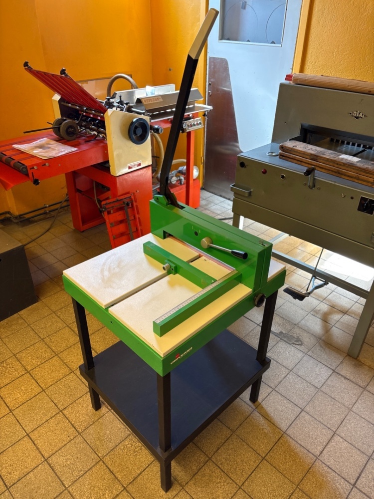 1535986-1 Manual stack cutter - EBA Universa Multicut 360-40