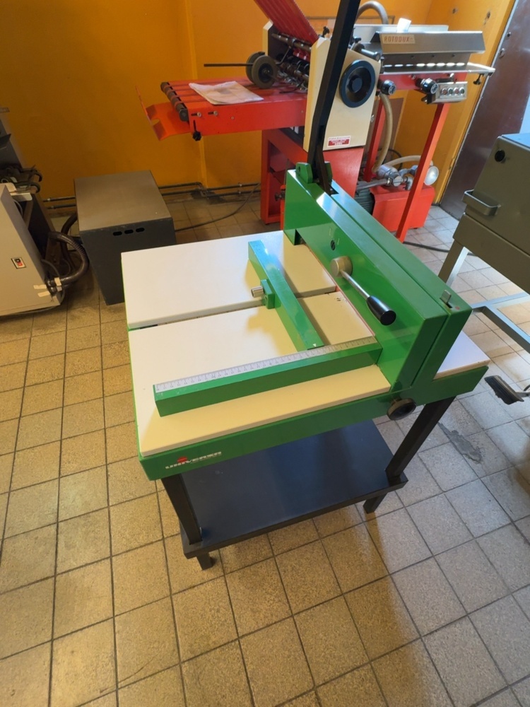 1535986-2 Manual stack cutter - EBA Universa Multicut 360-40