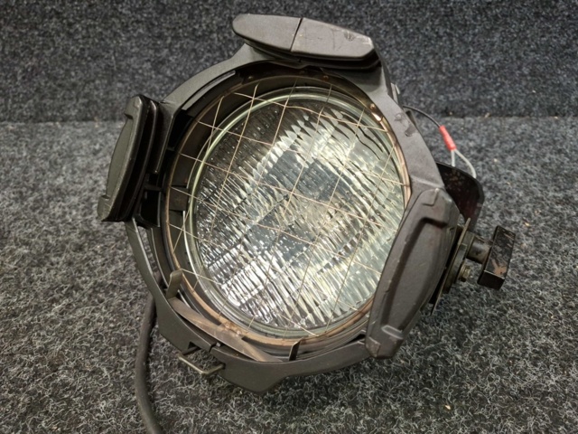 1570537-8 2 stage spotlights CE Source Four PARnel-EA