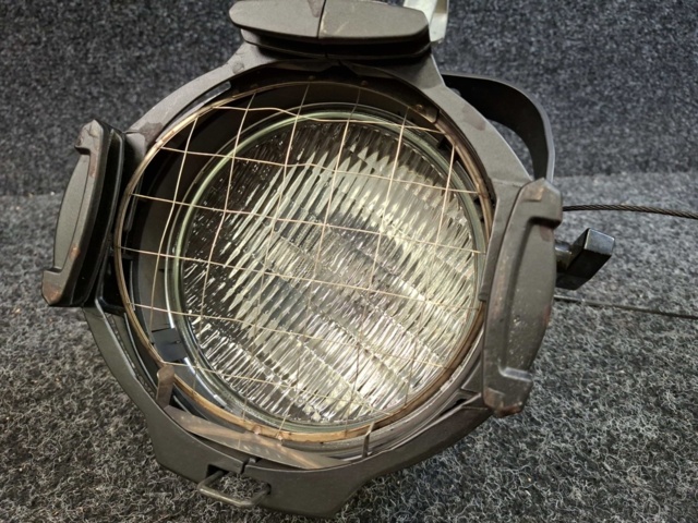 1570537-11 2 stage spotlights CE Source Four PARnel-EA