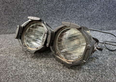 2 stage spotlights CE Source Four PARnel-EA